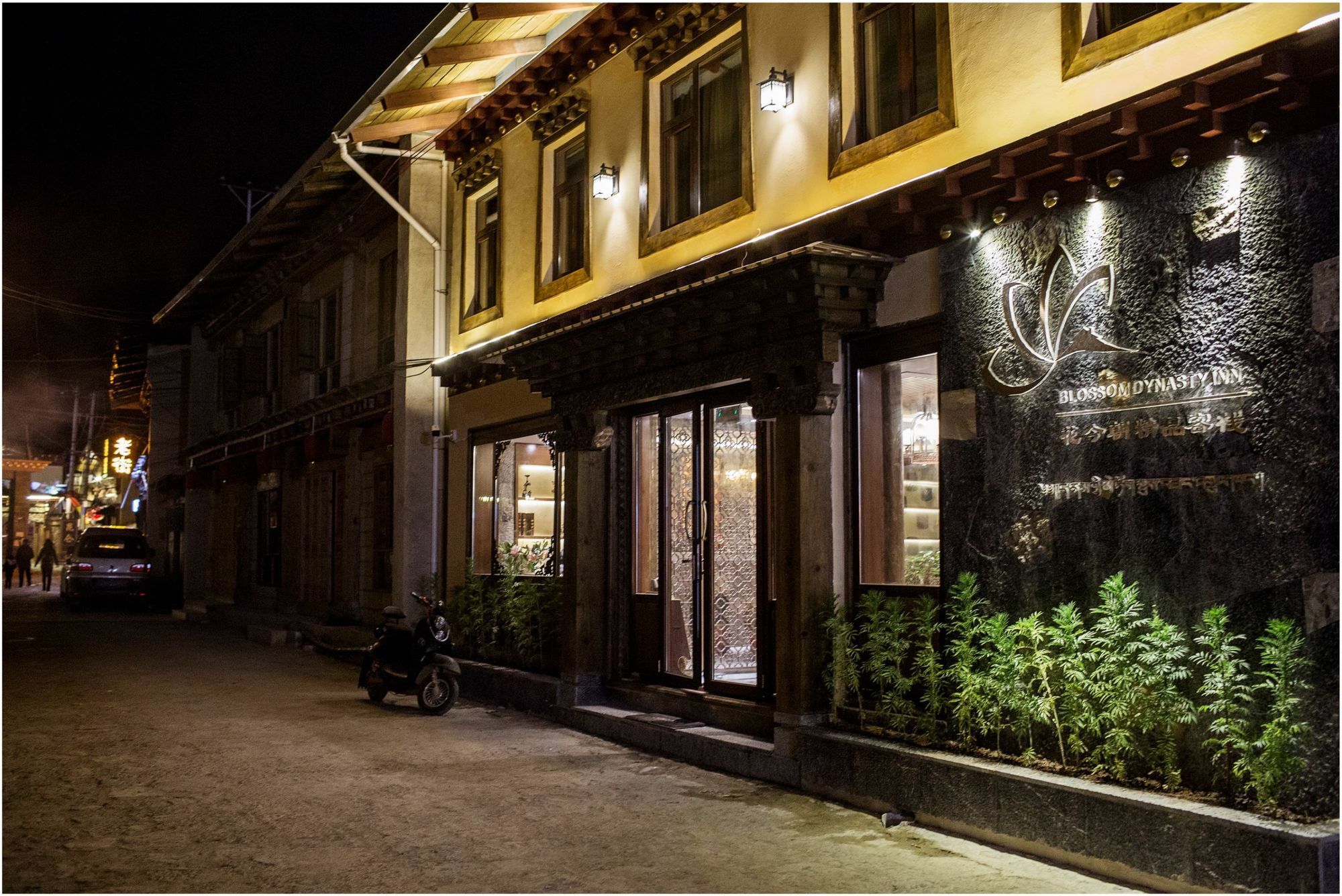 Blossom Dynasty Inn Shangri-La Exterior foto